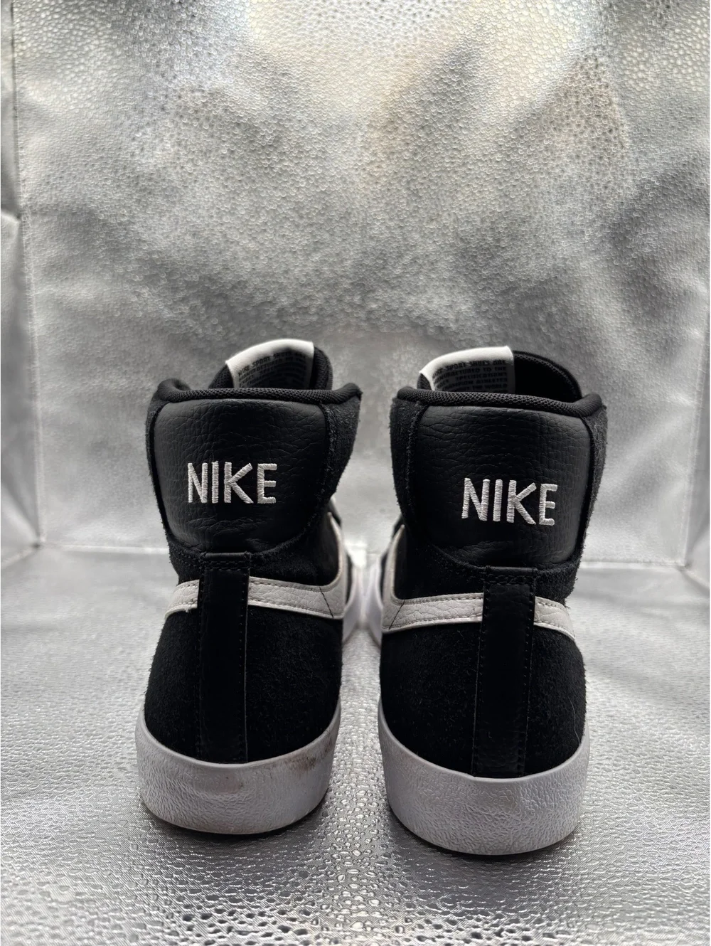 Nike blazzer mid 77 suded in black white